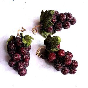 3 Beaded Grape Stem Bunch with Green Leaves Décor Crafts Arrangements